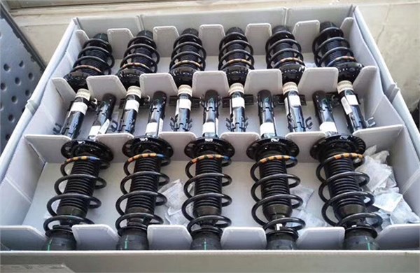 九通智能为萨克斯提供汽车配件的内衬托盘